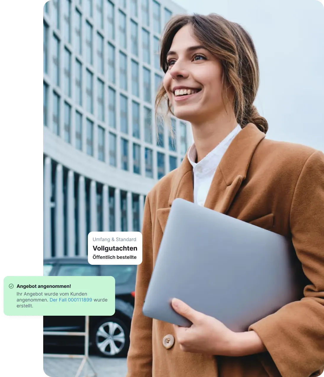 Immobiliengutachterin mit Laptop – neue Gutachtenaufträge gewinnen